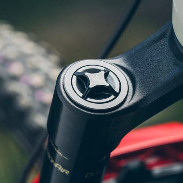 RockShox ZEB Suspension Fork - Ultimate | A3 - 29" | 180mm | Offset 44mm | 15x110mm - Electric Red - Image 4