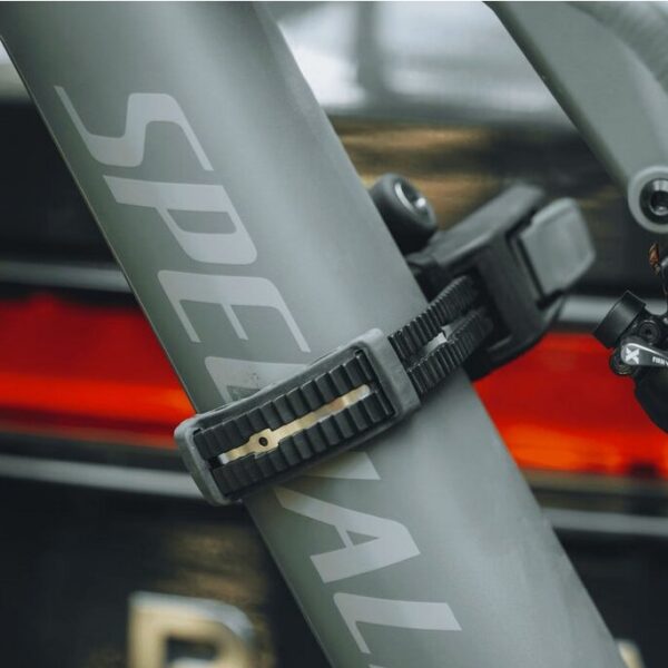 Thule Epos 2 Foldable Hitch Platform Bike Rack for 2-Bikes - Black - Image 10